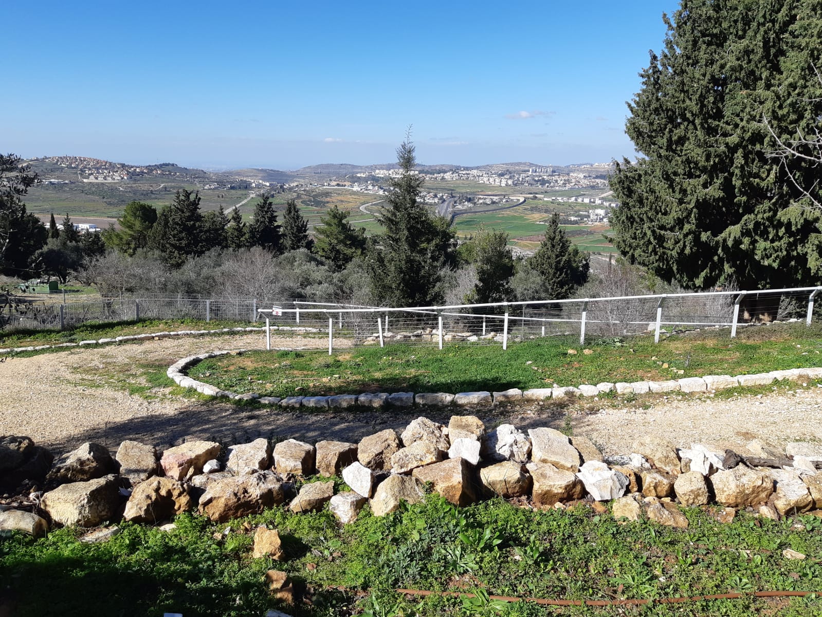 המצודה והתצפית בגן לאומי נבי סמואל